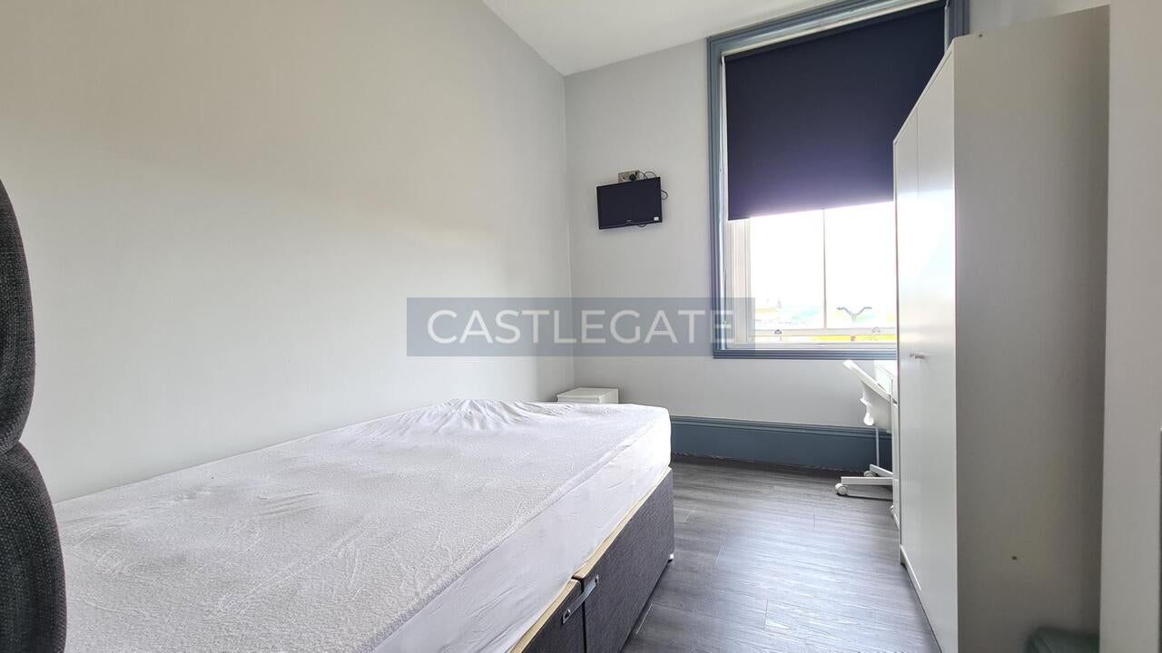 Room St George's Square in Kirklees