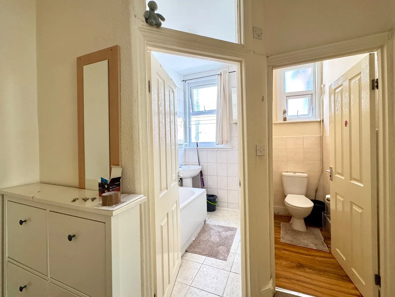 Room Dollis Park in Greater London