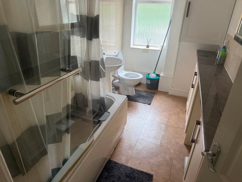 Room Southfield Avenue in Birmingham