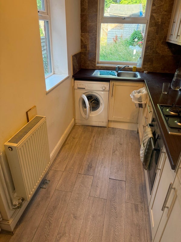 Room Southfield Avenue in Birmingham