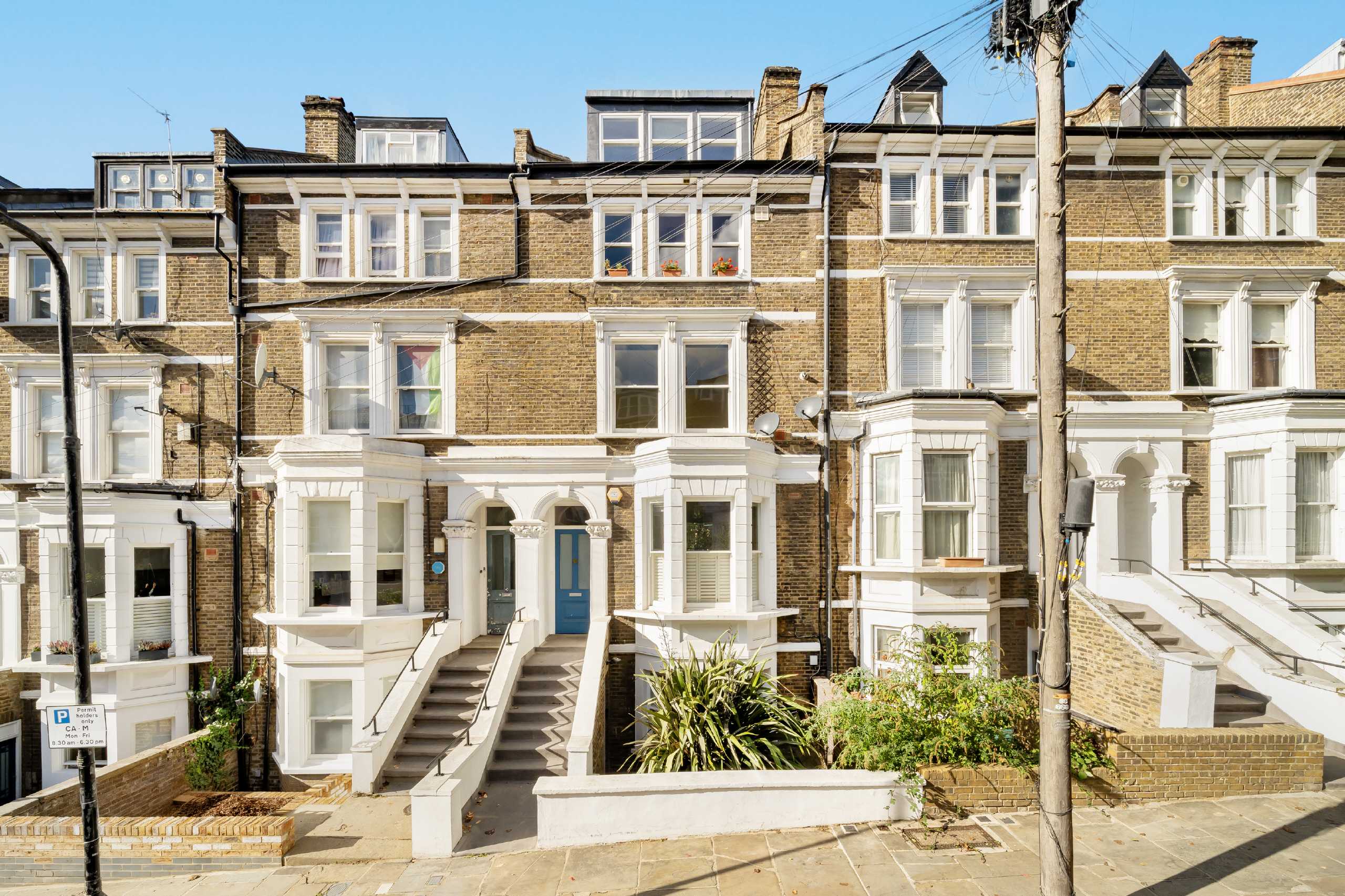 Flat Montpelier Grove in Greater London