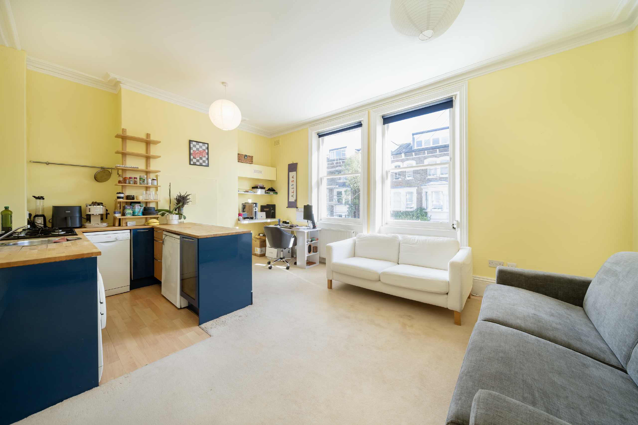 Flat Montpelier Grove in Greater London