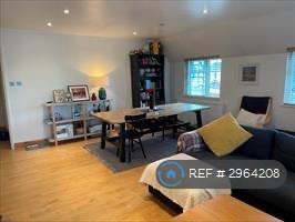 Flat Home Farm in Warwick
