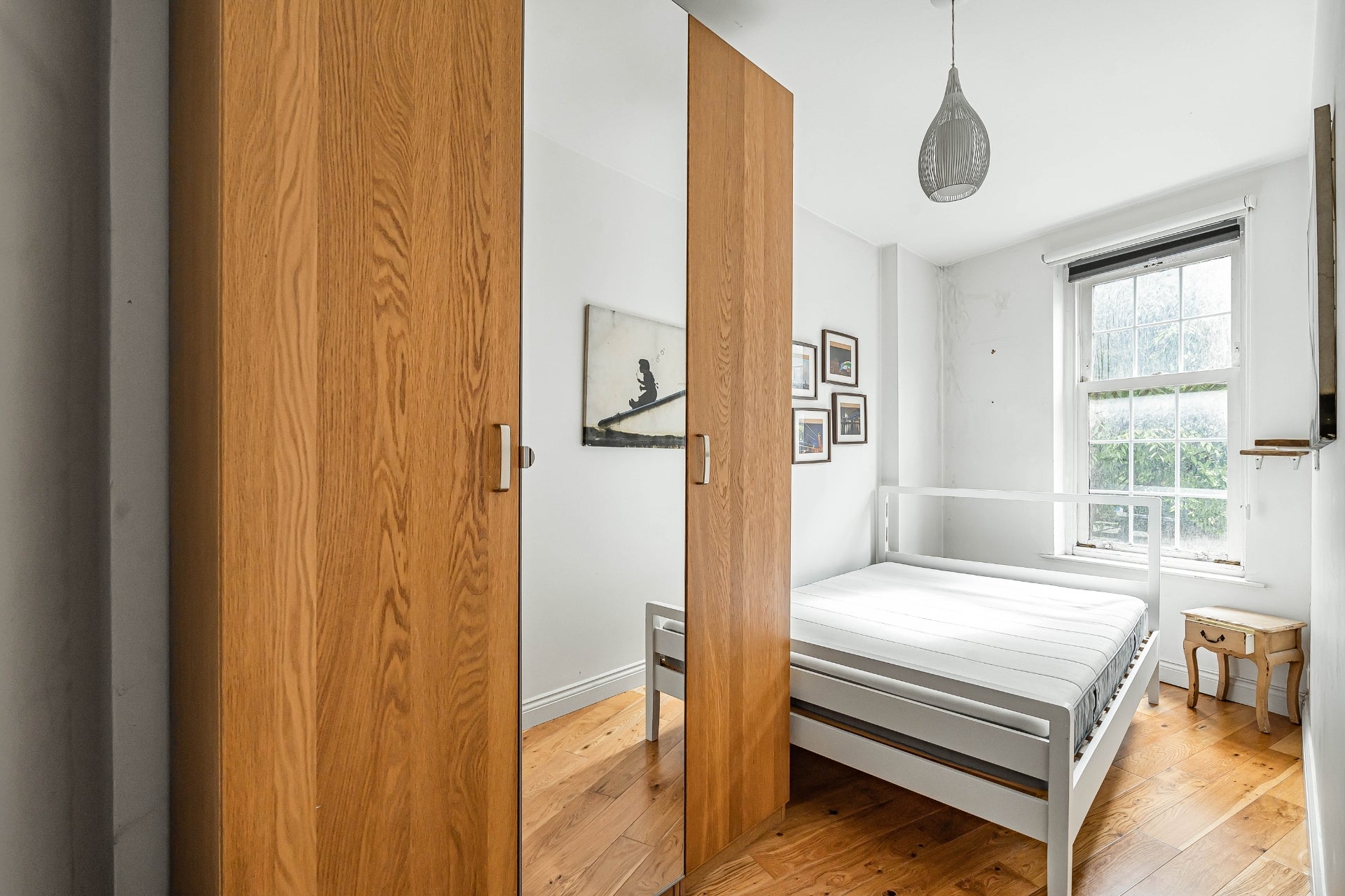 Flat Kingsland Road in Greater London
