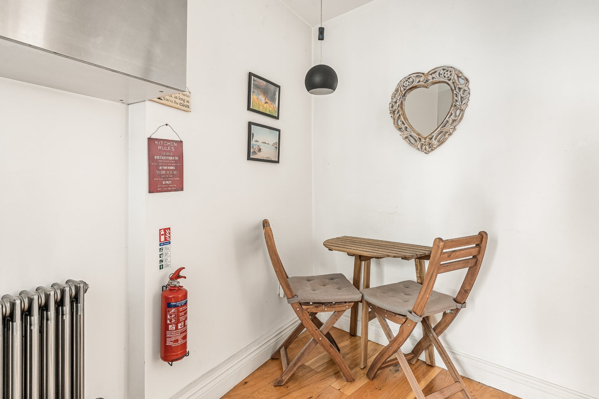 Flat Kingsland Road in Greater London