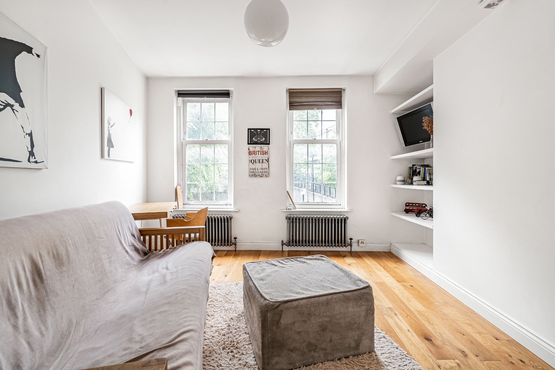 Flat Kingsland Road in Greater London