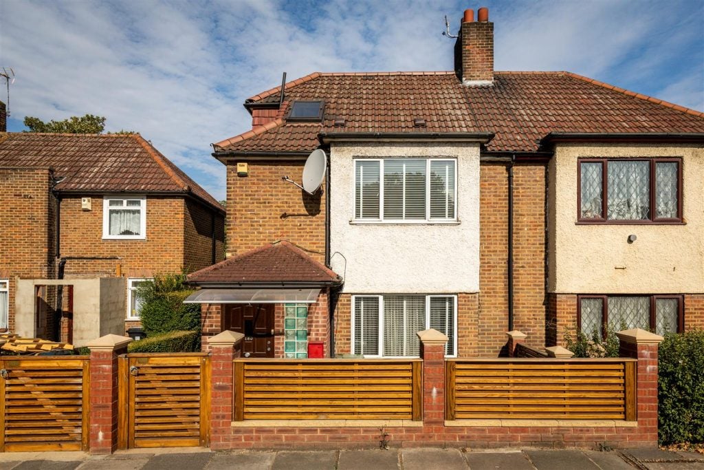 Flat Noel Road in Greater London
