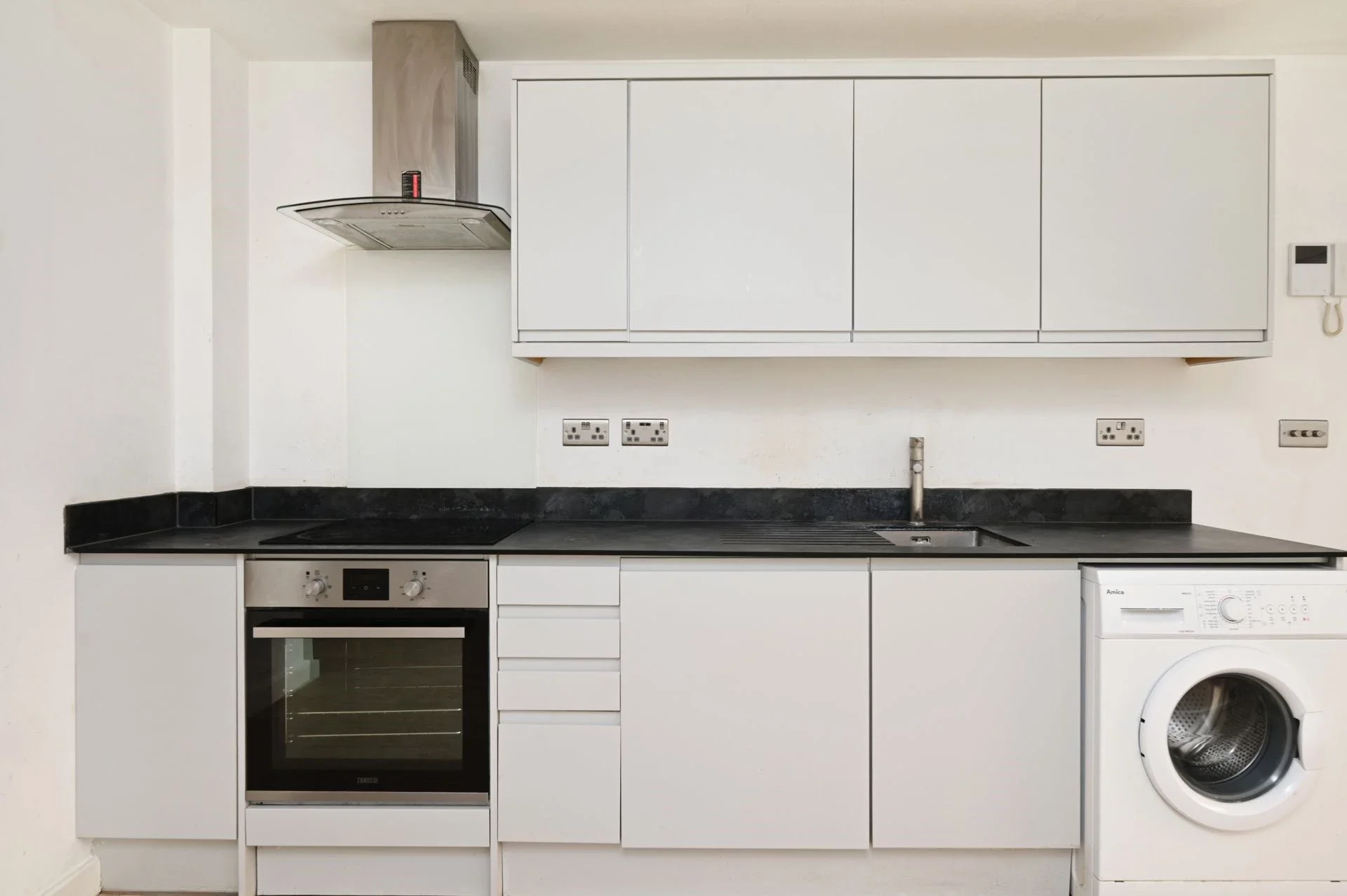 Flat Goldsworth Road in Woking