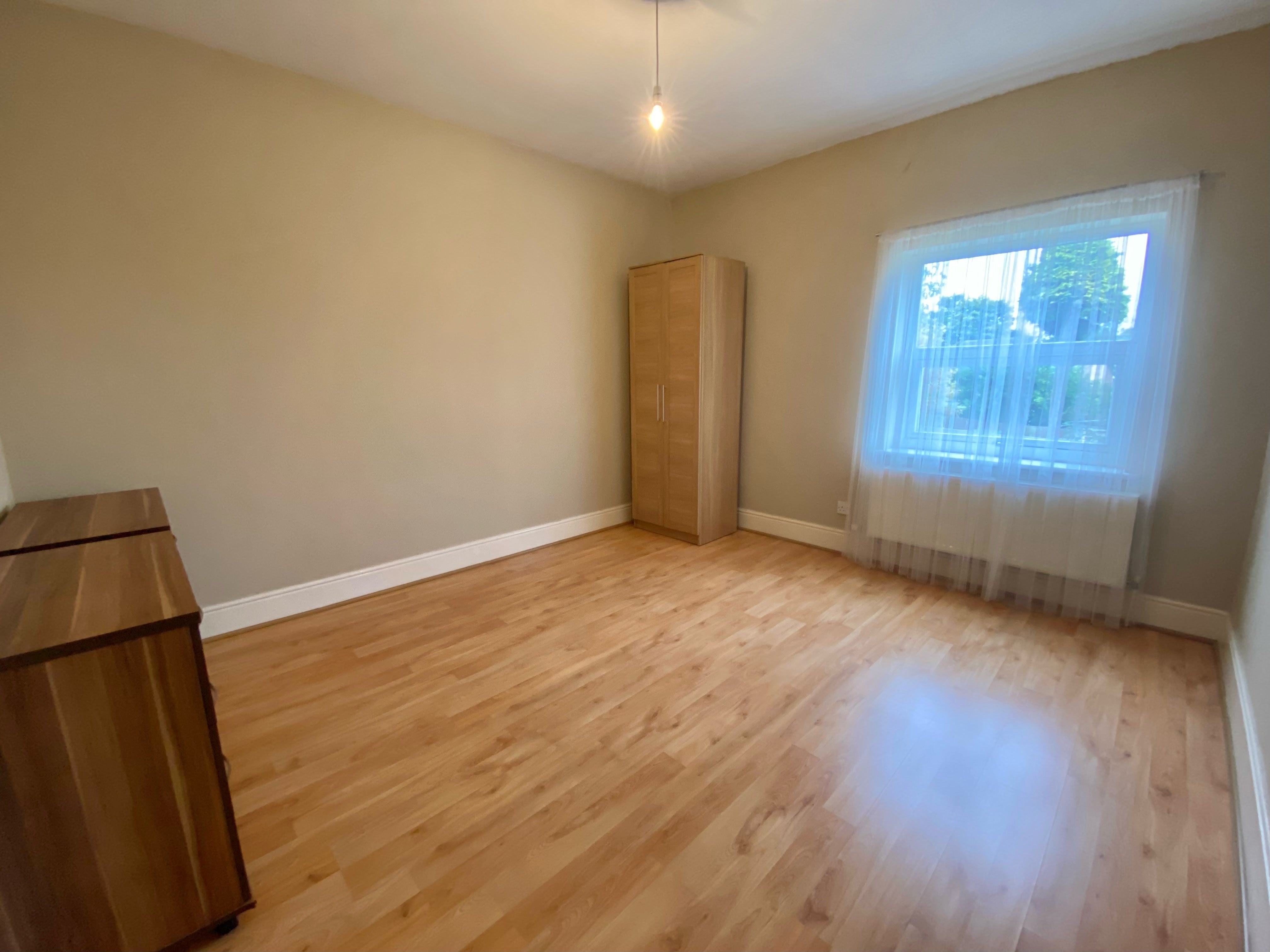Flat Oundle Road in Peterborough