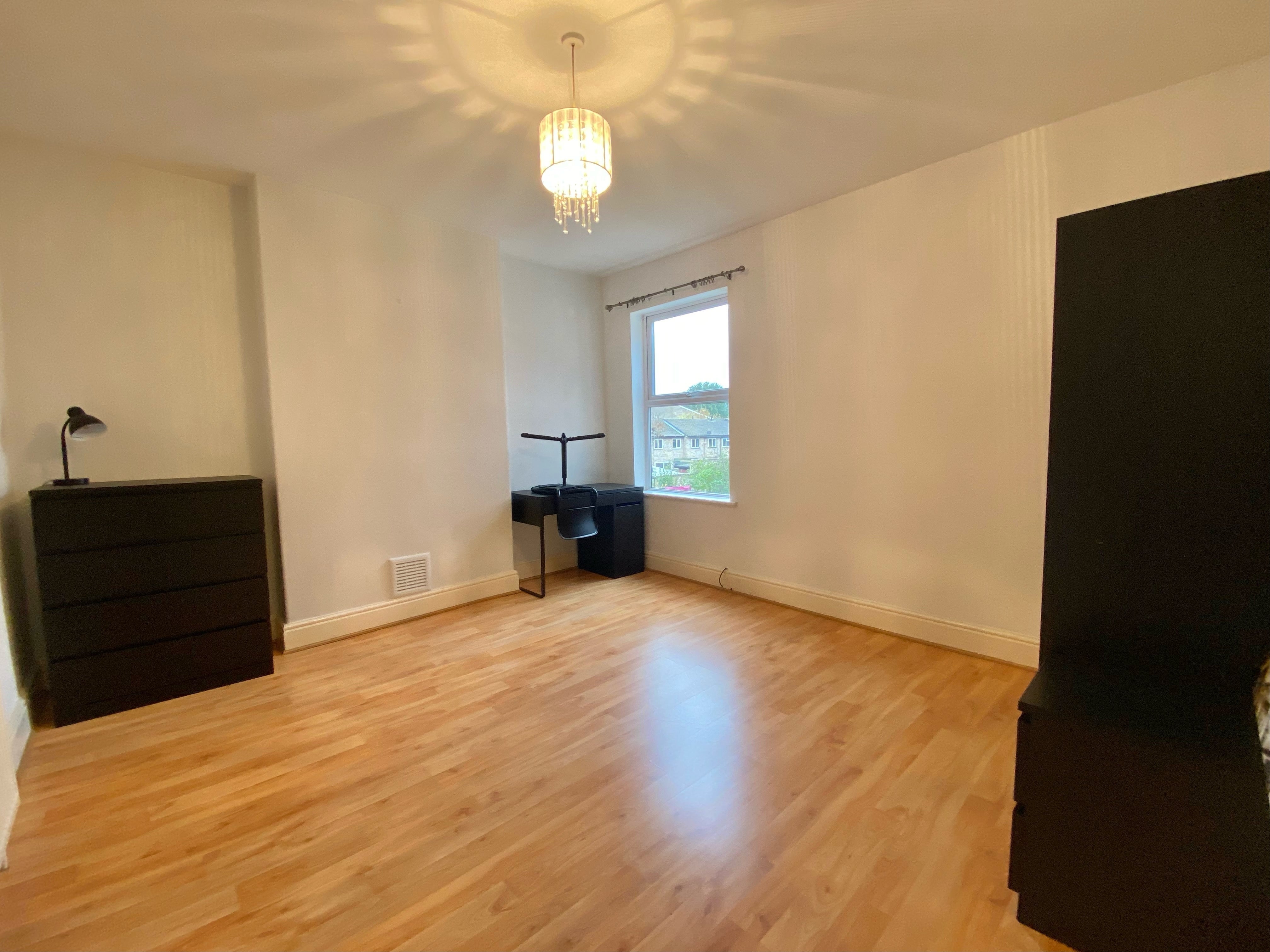 Flat Oundle Road in Peterborough