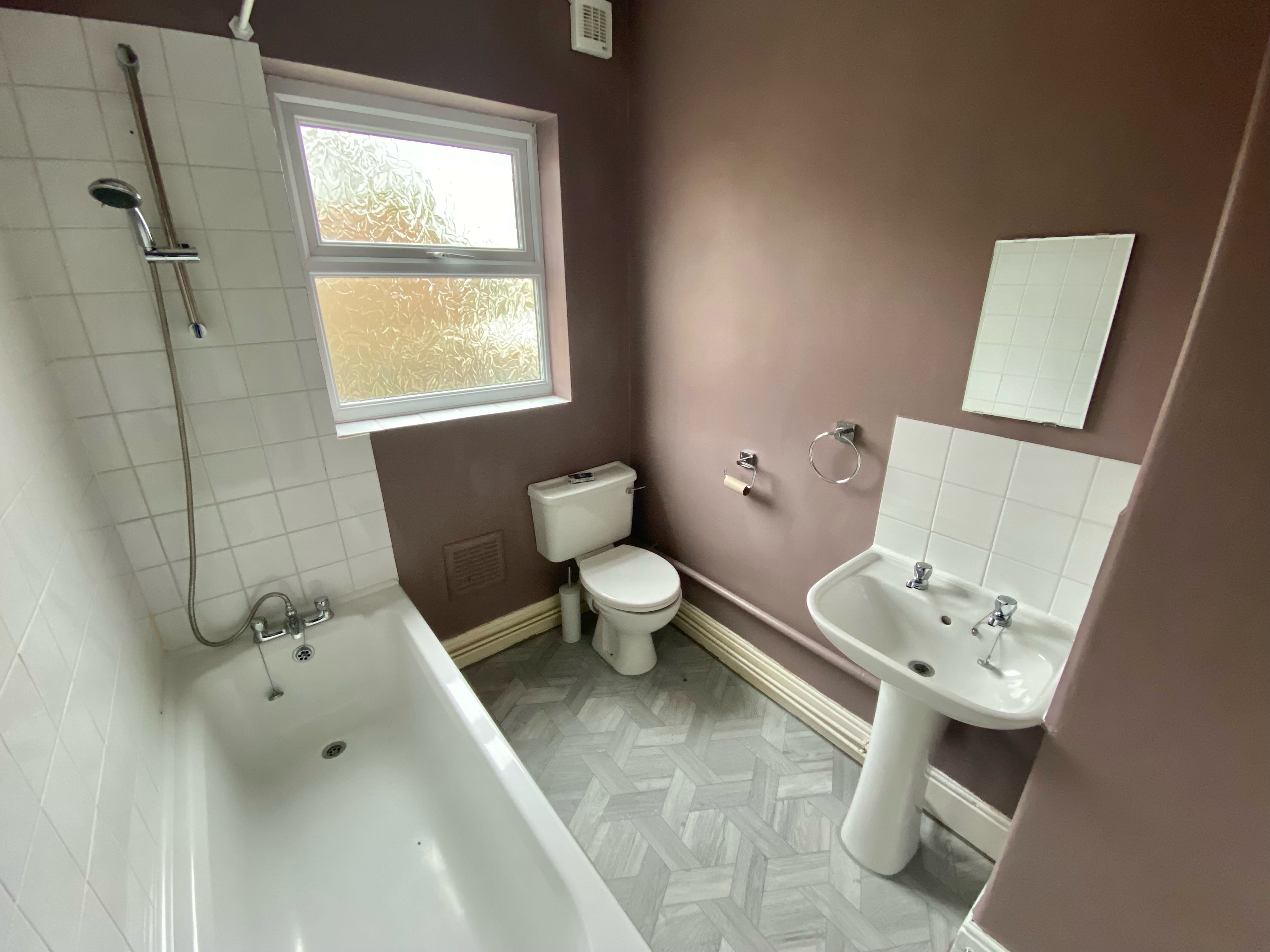 Flat Oundle Road in Peterborough