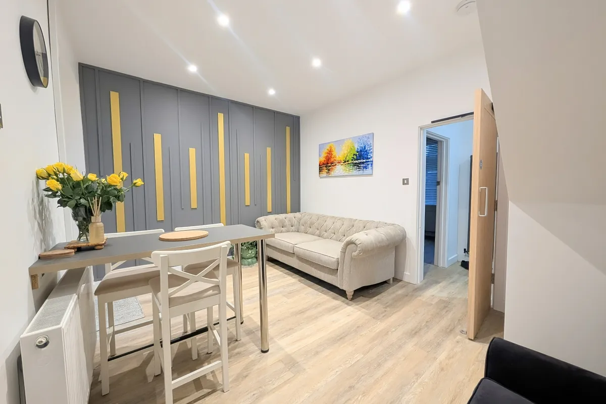 Room Brook Street in Pontypridd