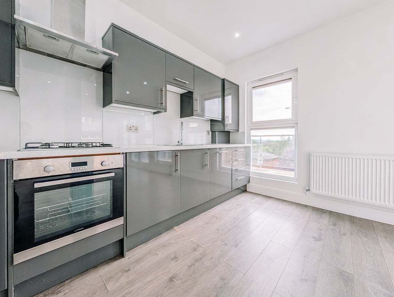 Flat London Road in Greater London