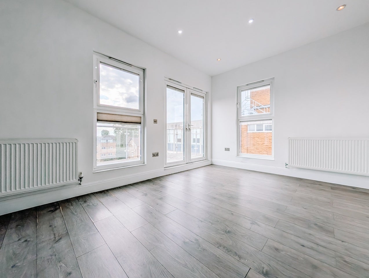 Flat London Road in Greater London