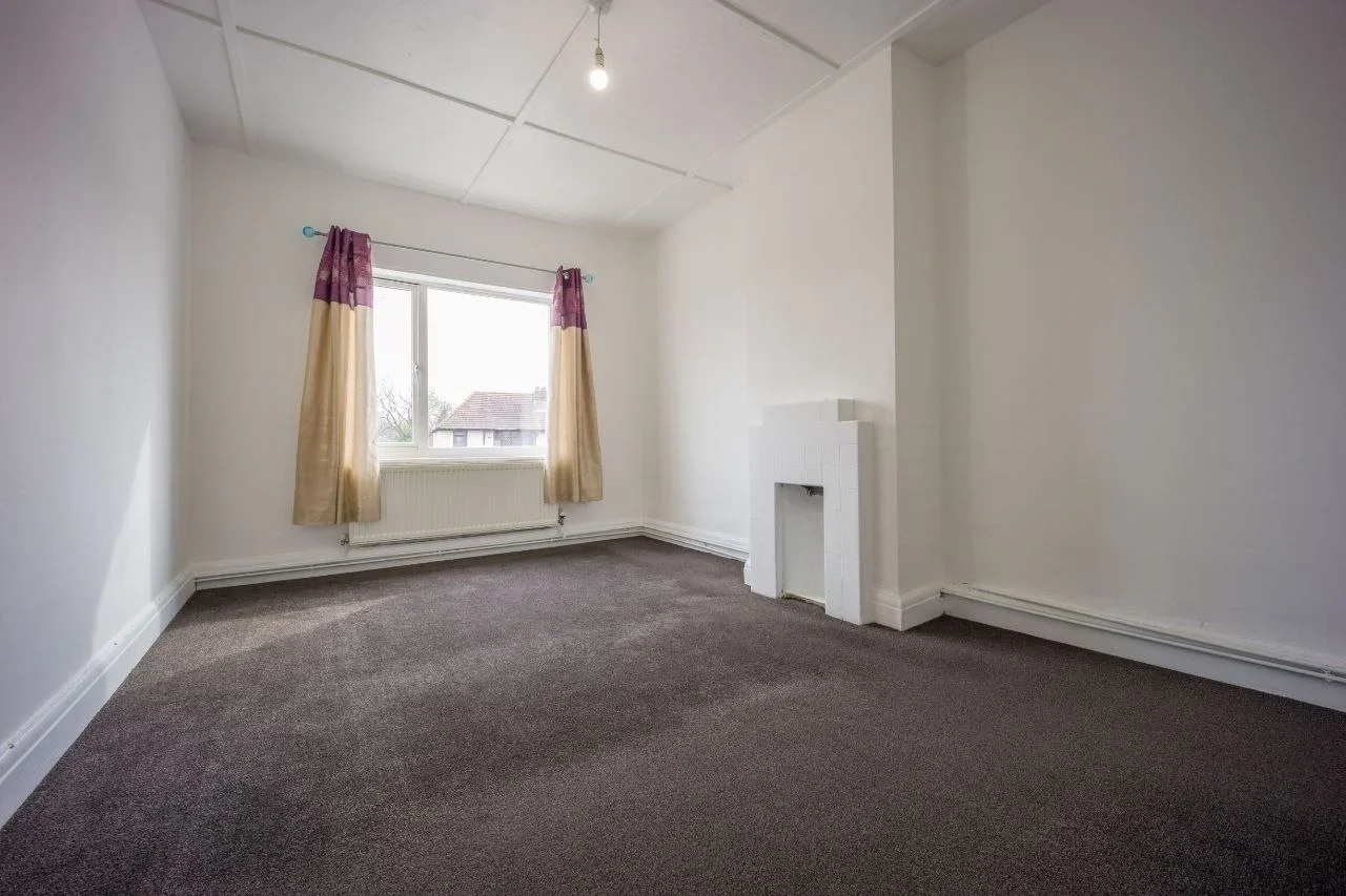 Room Mayplace Road East in Greater London