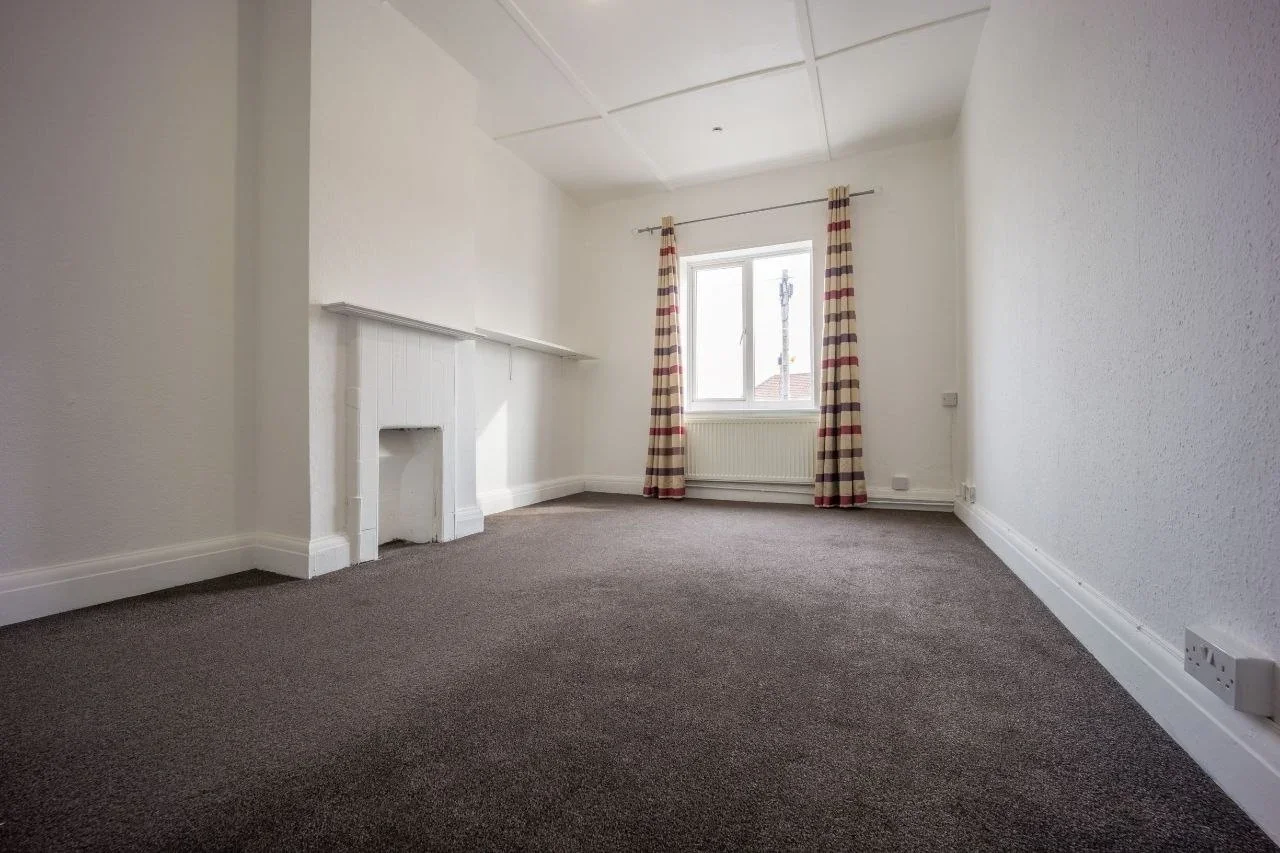 Room Mayplace Road East in Greater London