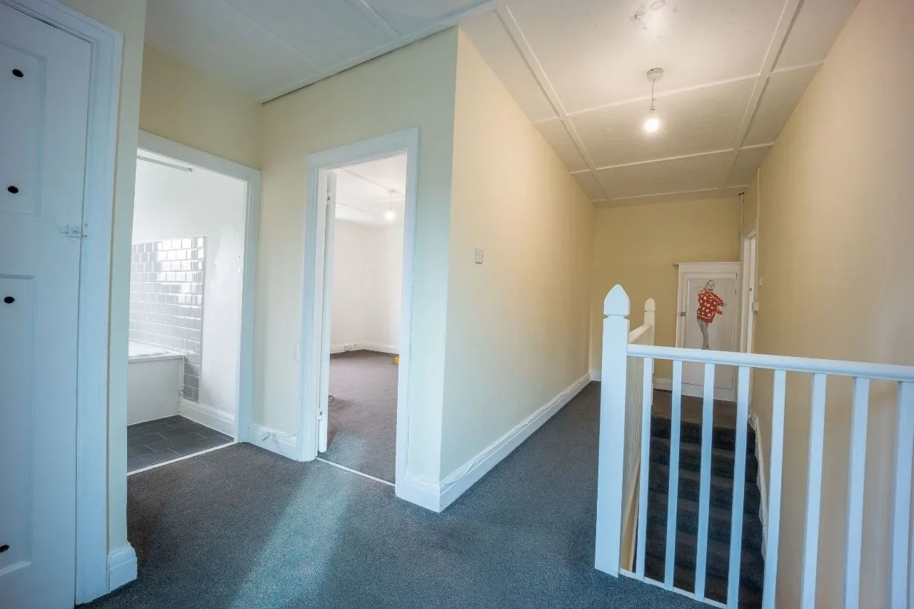 Room Mayplace Road East in Greater London